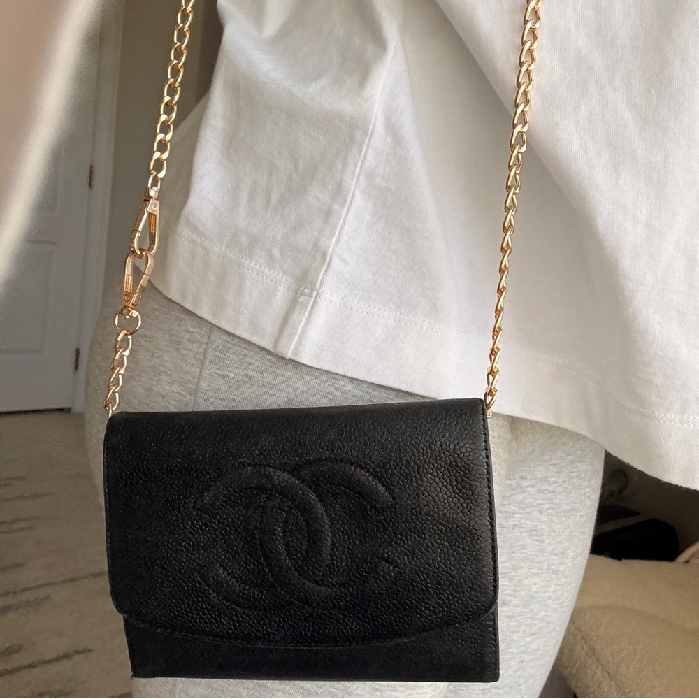 Chanel Vintage Caviar CC Compact Continental Wallet on Chain (Black) - Picture 11 of 16